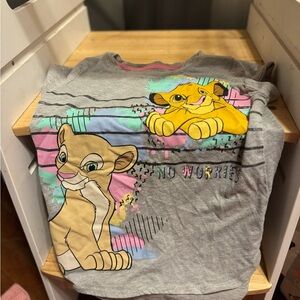 Disney the Lion King graphic print top size 7/8
